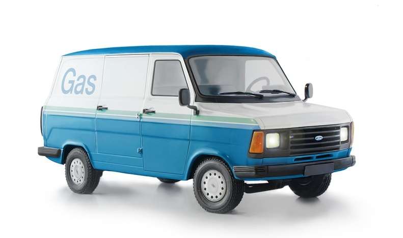 Samochód dostawczy Ford Transit MK2, plastikowy model do sklejania Italeri 3687 w skali 1:24.-image_Italeri_3687_1