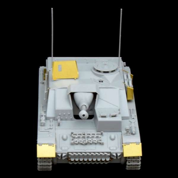 Model niemieckiego niszczyciela czołgów Stug IV Sd.Kfz.167 do sklejania Italeri 6491 model_ita6491_sturmgeschutz_iV_image_4-image_Italeri_6491_3
