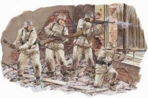 Dragon 6154 Winter Combat (Eastern Front 1942/43)