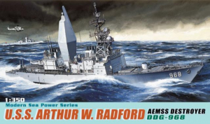 USS Arthur W. Radford model Dragon 1018 in 1-350