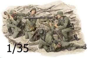 German MG42 Heavy Machine Gun Team in scale 1-35