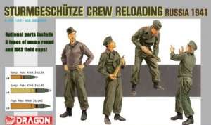 Sturmgeschutze Crew Reloading Russia 1941 in scale 1-35