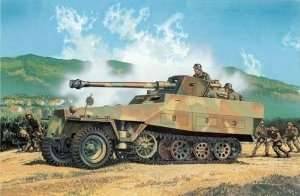 Sd.Kfz.251/22 Ausf.D w/7.5cm PaK 40 in scale 1-35 Dragon 6248