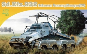 Sd.Kfz.232 Schwerer Panzerspahwagen FU model Dragon 7581 in 1-72