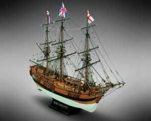 Wooden model of the HMS Bounty Mamoli MV39 1-64