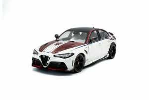 Die Cast Alfa Romeo Giulia GTA-M Bianco I Rosso White 2023 1/18 - Solido 1806907