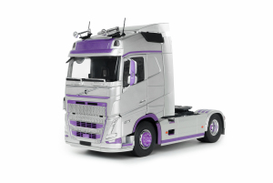 Gotowy model Volvo Fh16 750 Globetrotter Xl Tractor Truck 2-Assi 2021 Silver Purple 1/24 Solido 2400105