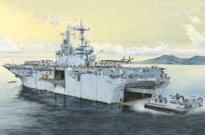 USS Essex LHD-2 model Hobby Boss 83403 in 1-700 