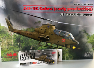 US Attack Helicopeter AH-1G Cobra and paint set ICM 32060A in 1-32