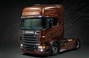 Italeri 3897 Scania R730 Black Amber