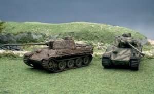 Italeri 7504 Pz.Kpfw.V Panther Ausf.G - 2 modele 