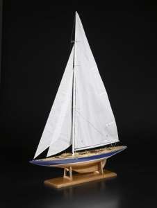 Jacht Endeavour Amati 170085 drewniany model 1:50