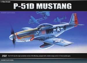 Model Academy 12485 myśliwiec P-51D Mustang