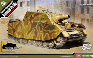 Model Academy 13525 German Sturmpanzer IV Brummbar 1:35 
