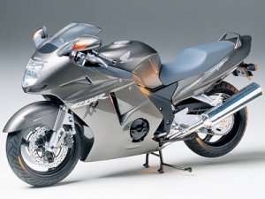 Tamiya 14070 Honda CBR1100XX Super Blackbird 1/12 