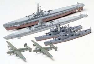 Tamiya 31903 US Submarine Gato Class & Japanese Submarine Chaser no. 13 
