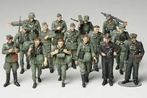 Tamiya 32530 WWII German Infantry on Maneuvers 1/48