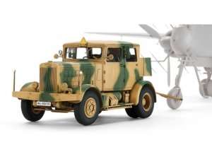 German Heavy tractor SS-100 model in scale 1-48