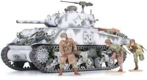 US Medium Tank M4A3 Sherman 105mm Howitzer in scale 1-35