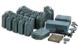 German Jerry Can Set (Early Type) in scale 1-35
