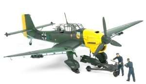 Tamiya 37008 Junkers Ju87 B-2 Stuka w/Bomb Loading Set