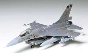 Tamiya 60701 Fighter F-16