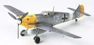 Messerschmitt Bf109 E-4/7 Trop in scale 1-72 Tamiya 60755