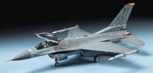 Lockheed Martin F-16 CJ Fighting Falcon in scale 1-72