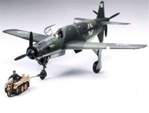 Dornier Do335A Pfeil w/Kettenkraftrad in scale 1-48