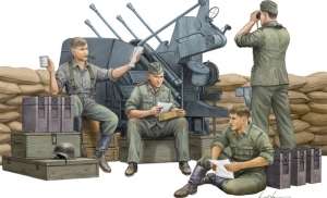 German Anti-Aircraft Gun Crew in scale 1-35