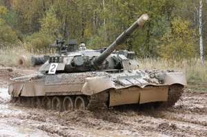 Russian T-80U MBT model Trumpeter 09525 scale 1-35
