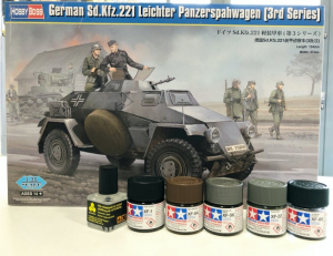 Gift set model Sd.Kfz.221 Hobby Boss 83812 with paints and glue