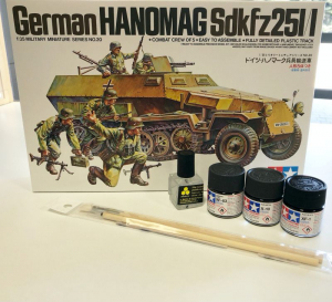 Gift set model Hanomag 1-35 Tamiya 35020 with paints and glue