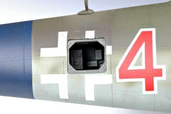 German fighter Messerschmitt Me262_a_1a plastikowy_model_do_sklejania_trumpeter_02235_image_4-image_Trumpeter_02235_1