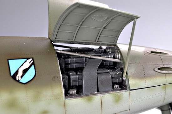 German fighter Messerschmitt Me262_a_1a plastikowy_model_do_sklejania_trumpeter_02235_image_1-image_Trumpeter_02235_1