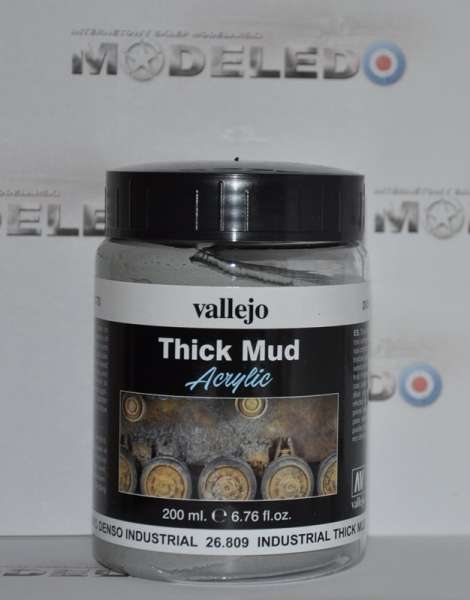 Masa akrylowa Vallejo 26809 Industrial Thick Mud to tworzenia efektu szarego przemysłowego błota na dioramach, winietach i modelach. -image_Vallejo_26809_1
