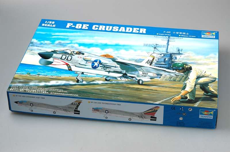 American fighter Grumman F8E Crusader model Trumpeter 02272_image_6-image_Trumpeter_02272_2