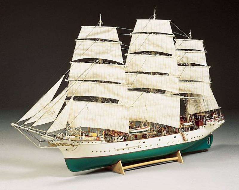 drewniany-model-do-sklejania-fregaty-danmark-sklep-modeledo-image_Billing Boats_BB5005_3