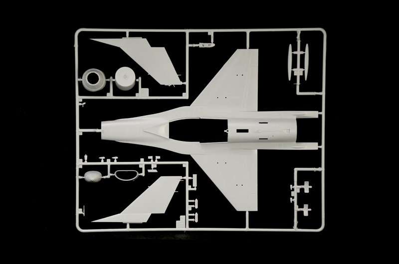 plastikowy-model-samolotu-f-16a-fighting-falcon-do-sklejania-sklep-modelarski-modeledo-image_Italeri_2786_10