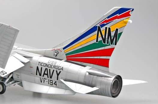 American fighter Grumman F8E Crusader model Trumpeter 02272_image_5-image_Trumpeter_02272_2