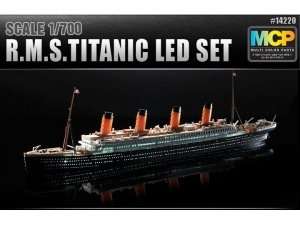 Academy 14220 R.M.S. Titanic z oświetleniem LED 1/700 