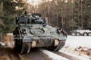 Dragon 7229 M3A2 ODS Bradley 1/72