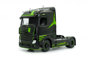 Die Cast Mercedes-Benz Actros R5 Italian Collection Black 2021 1/24 - Solido 2400204 