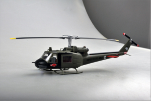 Gotowy model UH-1C Huey 120th AHC 1969 Easy Model 39316