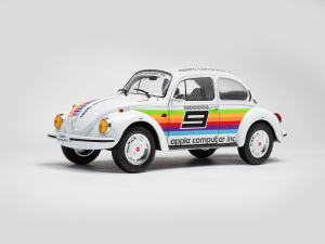 Gotowy model VOLKSWAGEN  BEETLE KAFER MAGGIOLINO 1303 N 9 TRIBUTE PORSCHE K3 LIVERY 1975  1/18 Solido 1800523