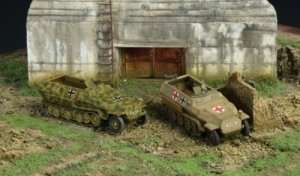 Italeri 7516 Sd.Kfz.251/1 Ausf.C - 2 modele