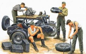 German Motorcycle Repair Crew MB 3560 in 1-35 