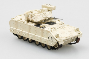 Model gotowy bojowy wóz piechoty M2A2 IFV 1-72 Easy Model 35055