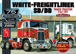 Model AMT 1046 White Freightliner 2-in-1 SC/DD Cabover