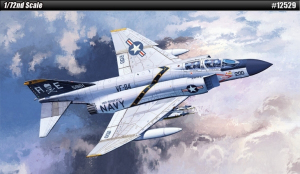 Model Academy 12529 USN F-4J VF-84 Jolly Rogers 1:72